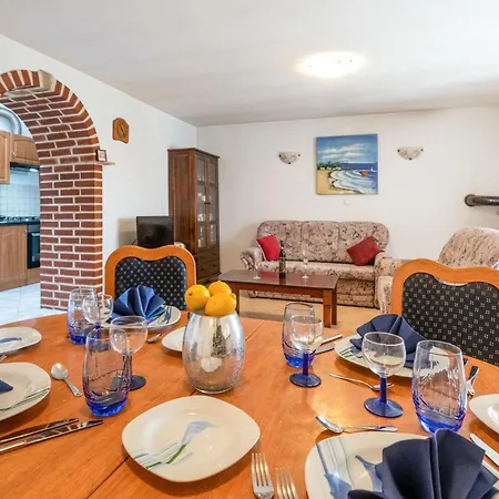 Cozy In Cokuni With Kitchen *