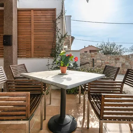 Cozy In Cokuni With Kitchen Holiday home Mutvoran