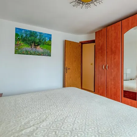 Cozy In Cokuni With Kitchen Holiday home