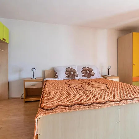 Cozy In Cokuni With Kitchen Holiday home Mutvoran