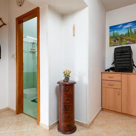 Cozy In Cokuni With Kitchen Holiday home Mutvoran